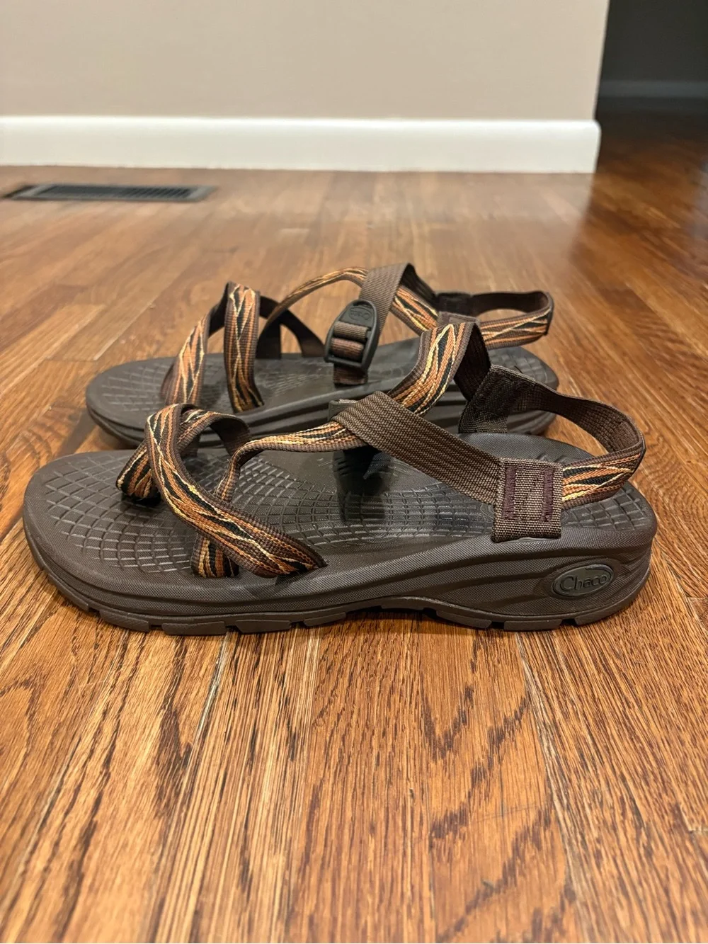 Chaco Men's Z2 Classic Sport Sandals Brown Orange ZigZag Strappy Size M9